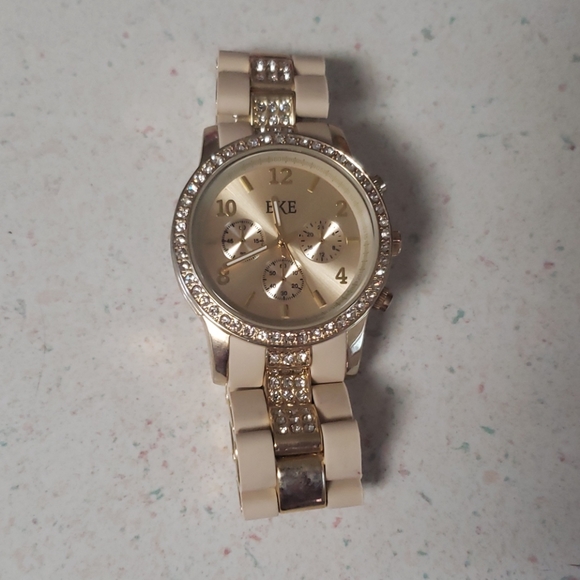 Watch - Picture 2 of 4